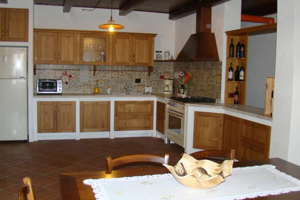 Bella Casa Con Giardino A 10 Minuti Dal Mare Apartment Aglientu Exterior foto