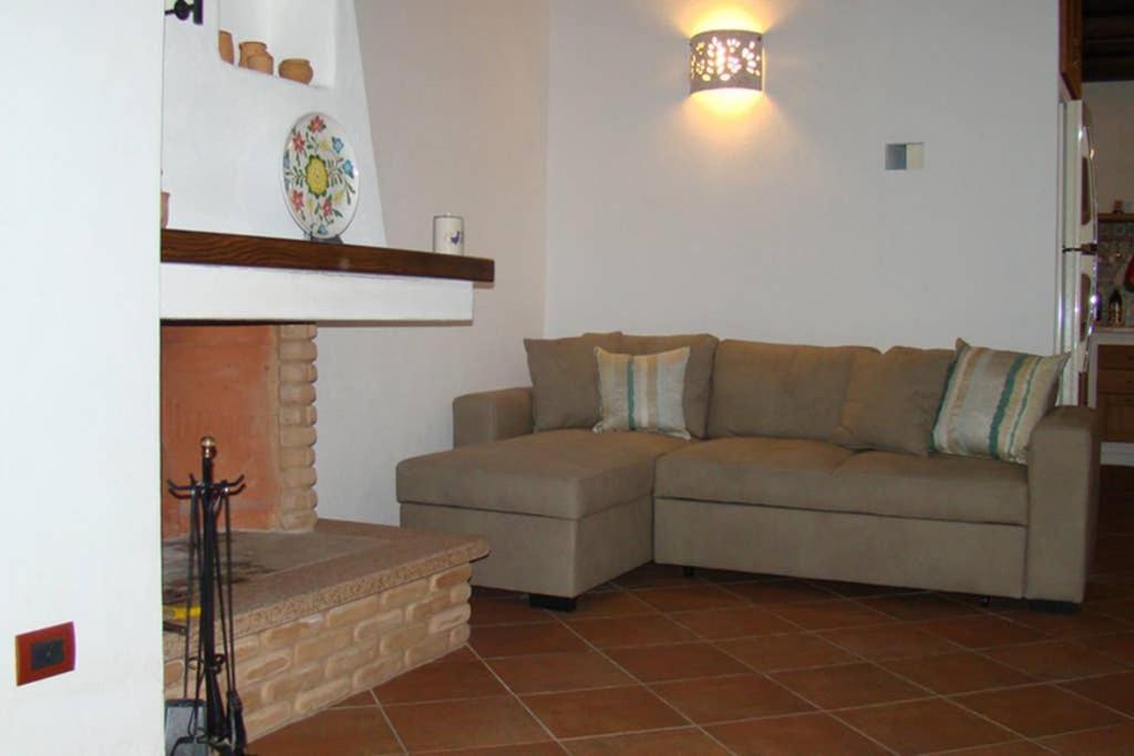 Bella Casa Con Giardino A 10 Minuti Dal Mare Apartment Aglientu Exterior foto
