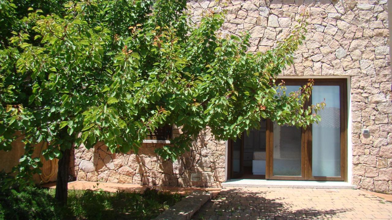 Bella Casa Con Giardino A 10 Minuti Dal Mare Apartment Aglientu Exterior foto